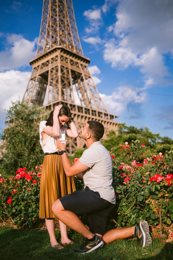 Fotógrafo brasileiro em Paris : Ensaio de pedido de casamento surpresa na Torre Eiffel