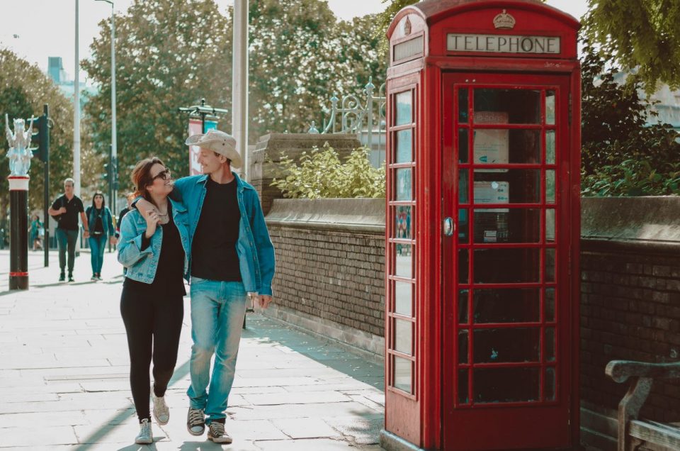 As famosas e tradicionais cabines telefônicas de Londres