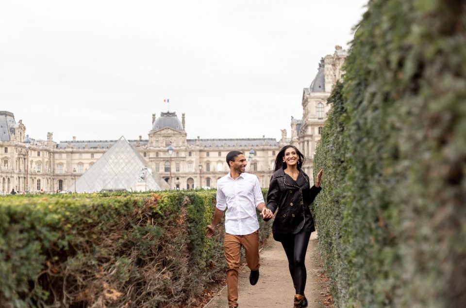 Fotógrafo brasileiro em Paris : Fotos nos jardins do Museu do Louvre - Ensaio casal