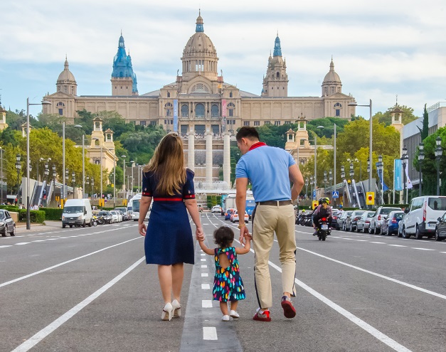 Ensaio família na Praça de Espanha com fotógrafo em Barcelona