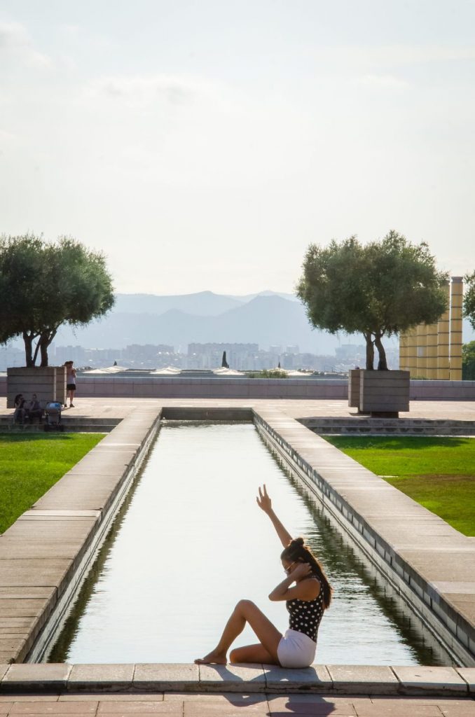 Fotógrafo brasileiro em Barcelona realiza ensaio feminino na Ciudad Olimpica