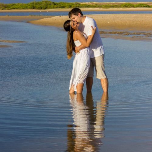 Ensaio de casal na praia de Barra de Gramame - Fotógrafo na Paraíba