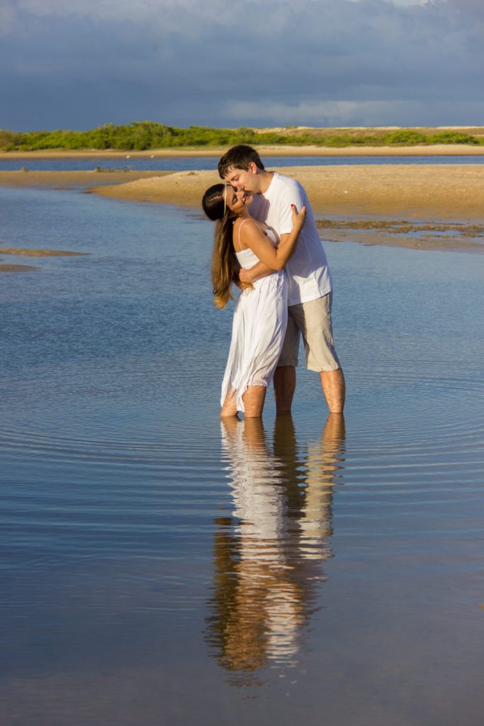 Ensaio de casal na praia de Barra de Gramame - Fotógrafo na Paraíba