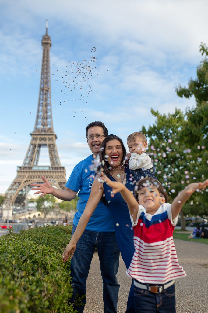 Fotógrafo brasileiro em Paris : Família no Trocadéro no carnaval em Paris