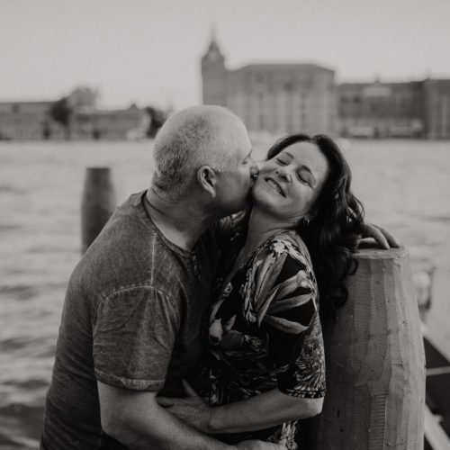 Casal pelas lentes de fotografo em Veneza Itália