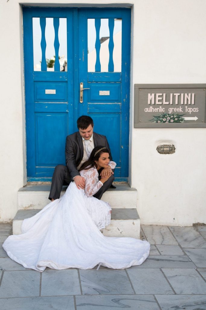 Casando em Santorini com nossa fotógrafa brasileira em Oia na Grécia