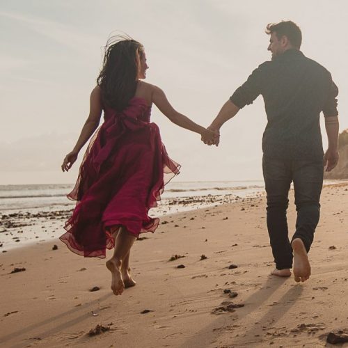 Ensaio casal em João Pessoa na Praia do Cabo Branco com fotógrafo profissional