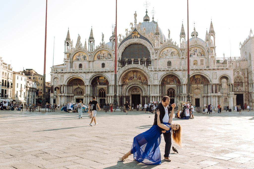 Fotógrafo brasileiro em Veneza : Fotos em Veneza - Casal dançando em frente Praça São Marcos