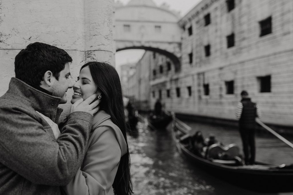 Fotógrafo brasileiro em Veneza : Fotos nos Canais em Veneza - Ensaio casal