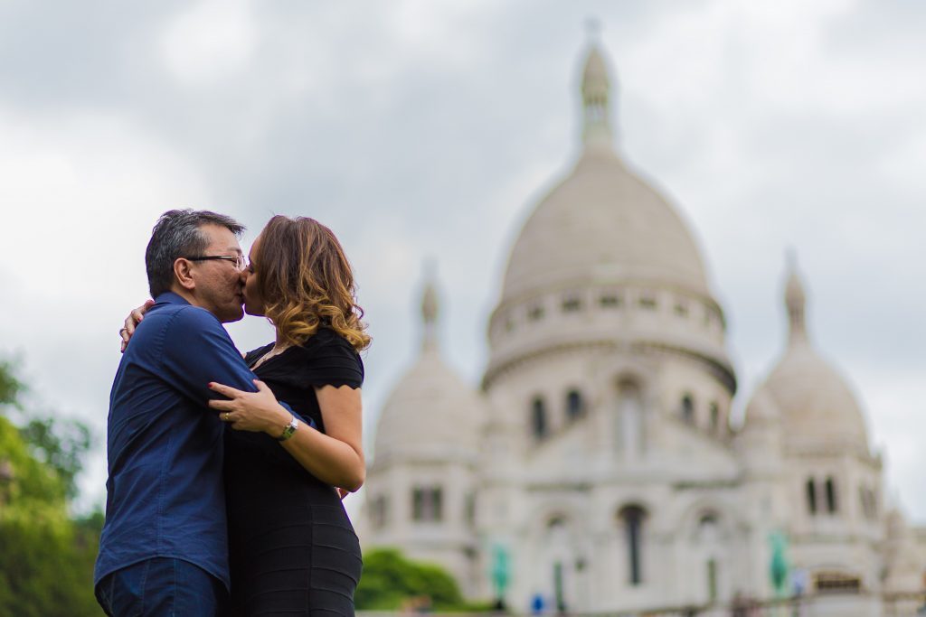 Ensaio casal m Montmartre na Sacré Coeur com fotógrafa brasileira em Paris