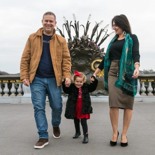 Ensaio família na Ponte Alexandre III com fotógrafa brasileira em Paris