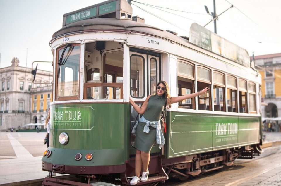 Ensaio na Praia do Comércio no Chiado com fotógrafa brasileira em Lisboa