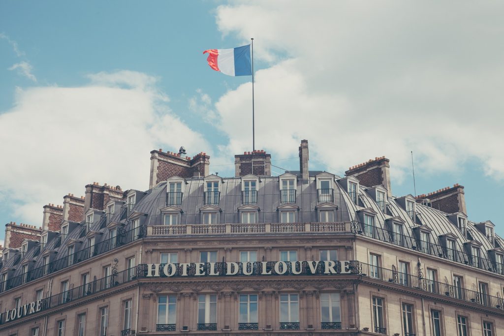 Hotel du Louvre, sua hospedagem com vista excelente para ensaio com fotógrafo brasileiro em Paris