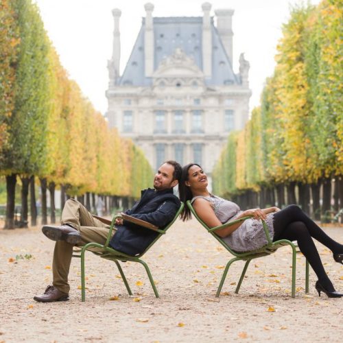 Outono no Jardim de Tulherias em Paris durante ensaio com fotógrafo em Paris