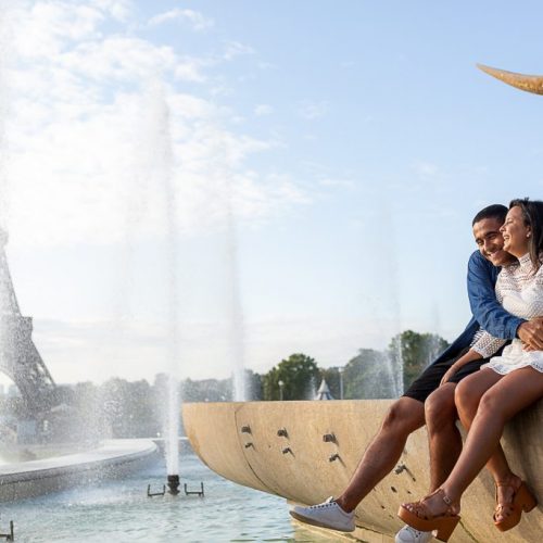 Ensaio casal no Trocadéro por fotógrafa em Paris