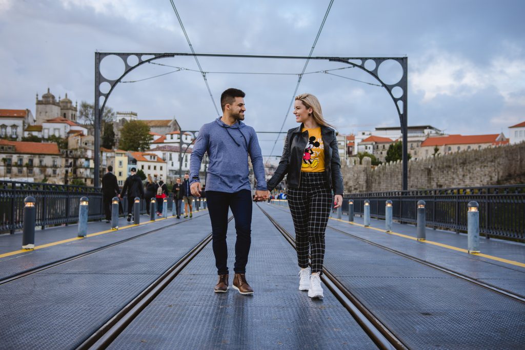 Ensaio casal em lua de mel com nosso fotógrafo brasileiro no Porto