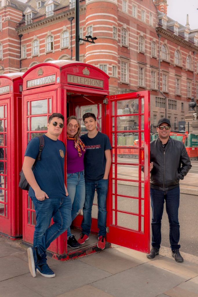 Ensaio família nas cabines telefônicas com nossa fotógrafa brasileira em Londres