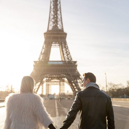 Ensaio casal nas ruas de Paris com vista para Torre Eiffel - Pont d'Iéna