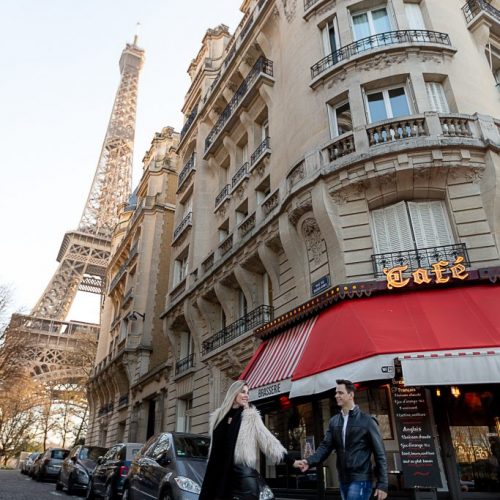 Ensaio casal nas ruas de Paris com vista para Torre Eiffel - Rue Buenos Ayres