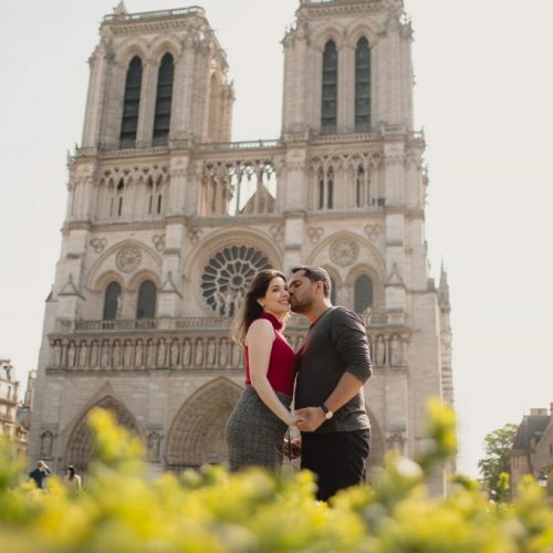 Fotógrafo em Paris realiza ensaio de casal na Notre Dame