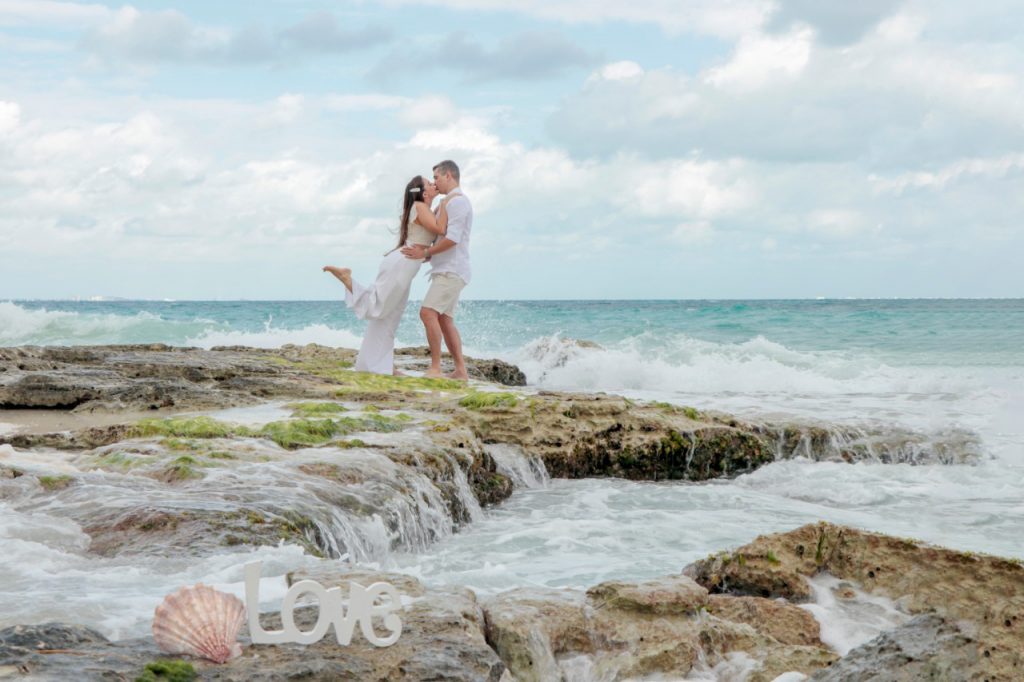 Casal comemora bodas com ensaio nas praias em Cancun - Fotógrafa brasileira no México