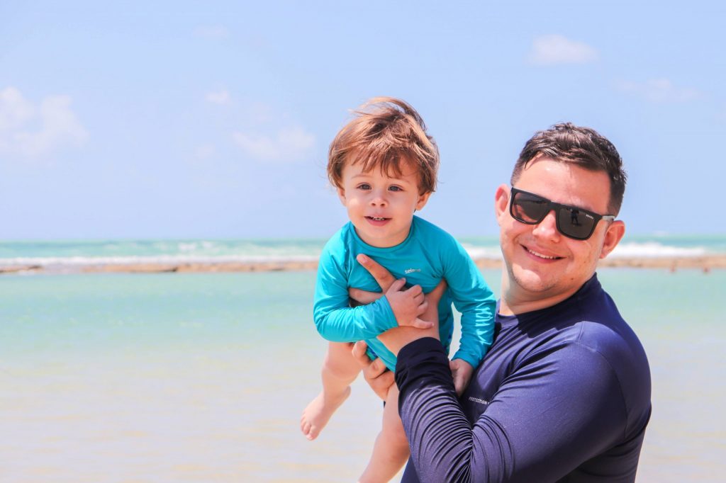 Fotógrafo em Muro Alto - Reserve seu ensaio família na praia