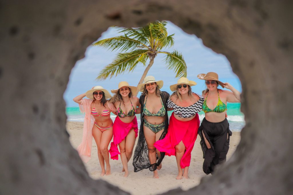 Fotógrafo em Porto de Galinhas - Amigas na praia