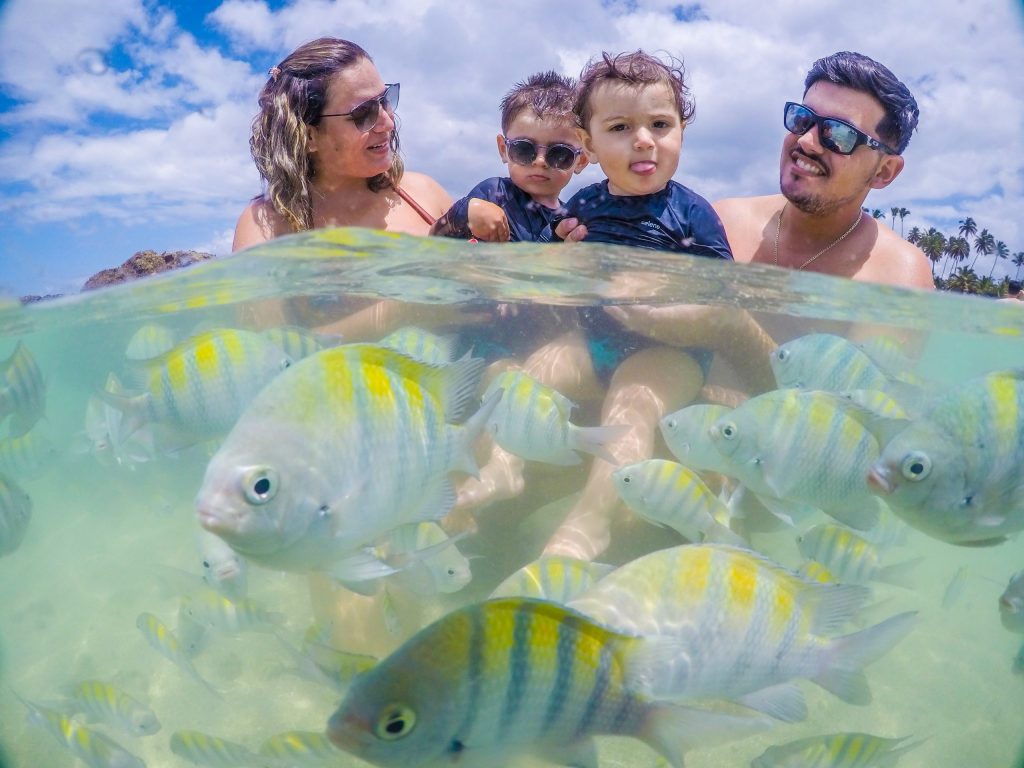 Fotógrafo nas piscinas naturais de Porto de Galinhas - Reserve seu ensaio família na praia